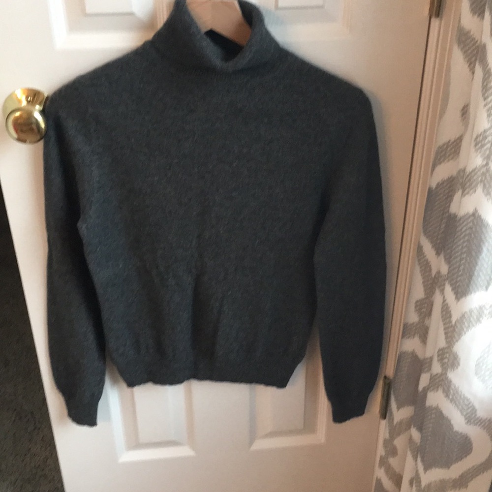 Apt.9 cashmere grey turtle neck